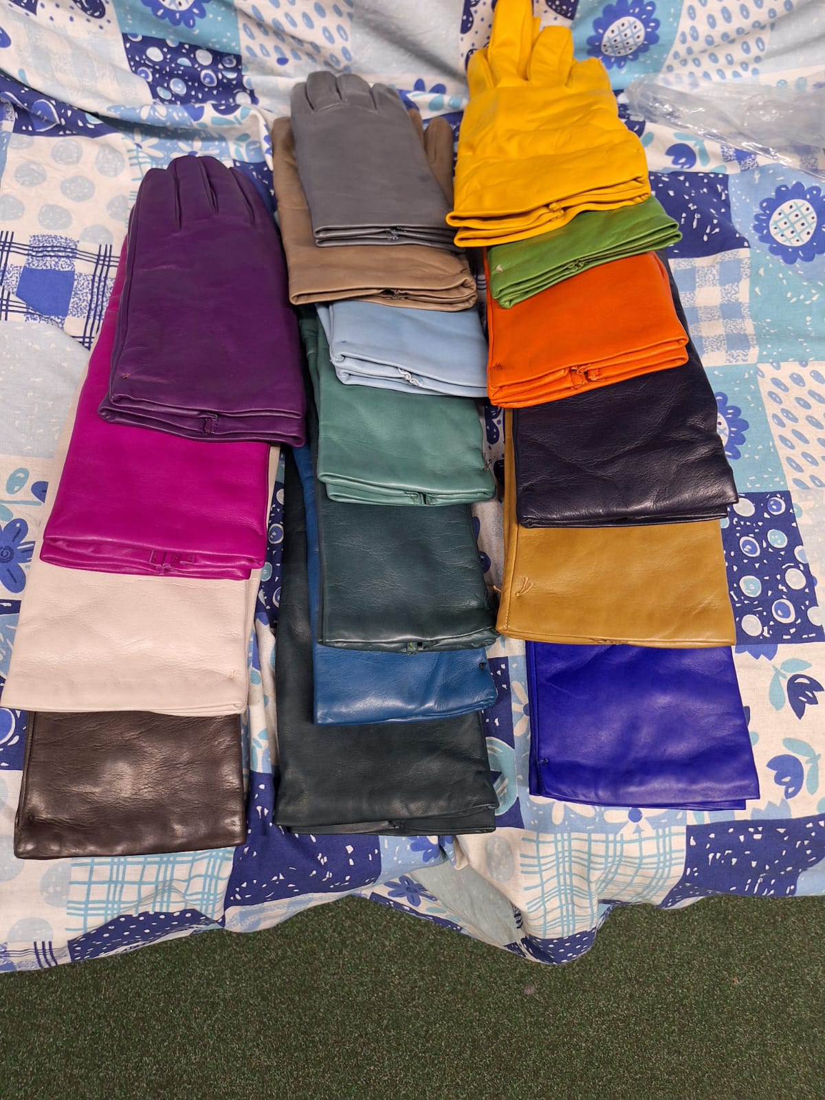 Leather gloves in multiple colors